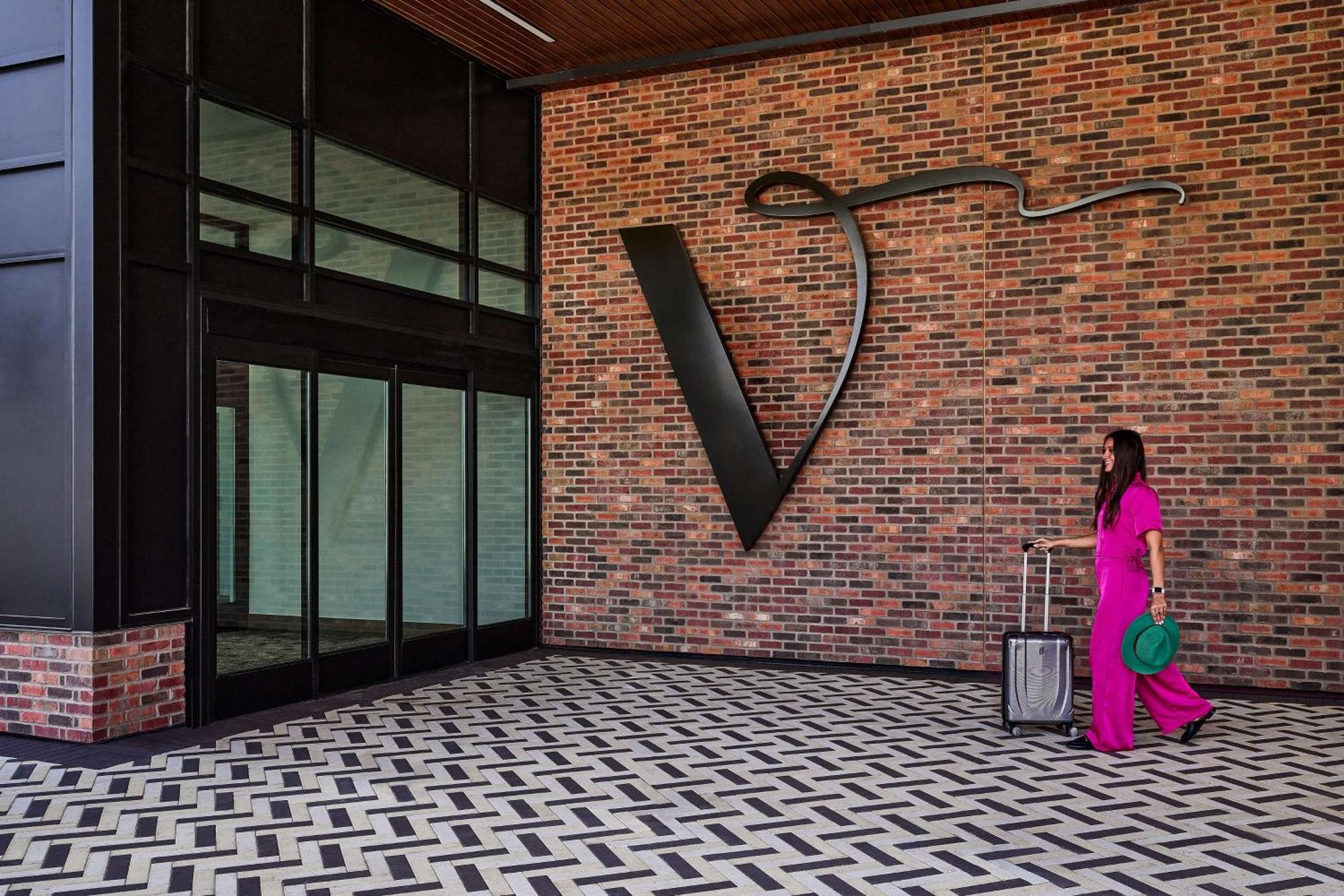 Lively Hotel On Oak Oklahoma City, Tapestry By Hilton エクステリア 写真