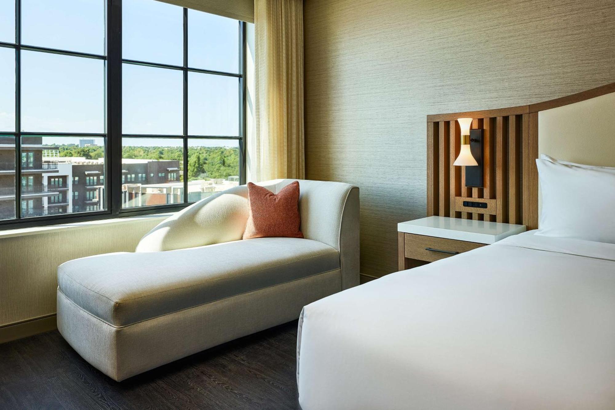 Lively Hotel On Oak Oklahoma City, Tapestry By Hilton エクステリア 写真